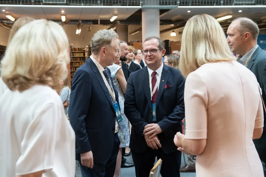 Networking during the Forum